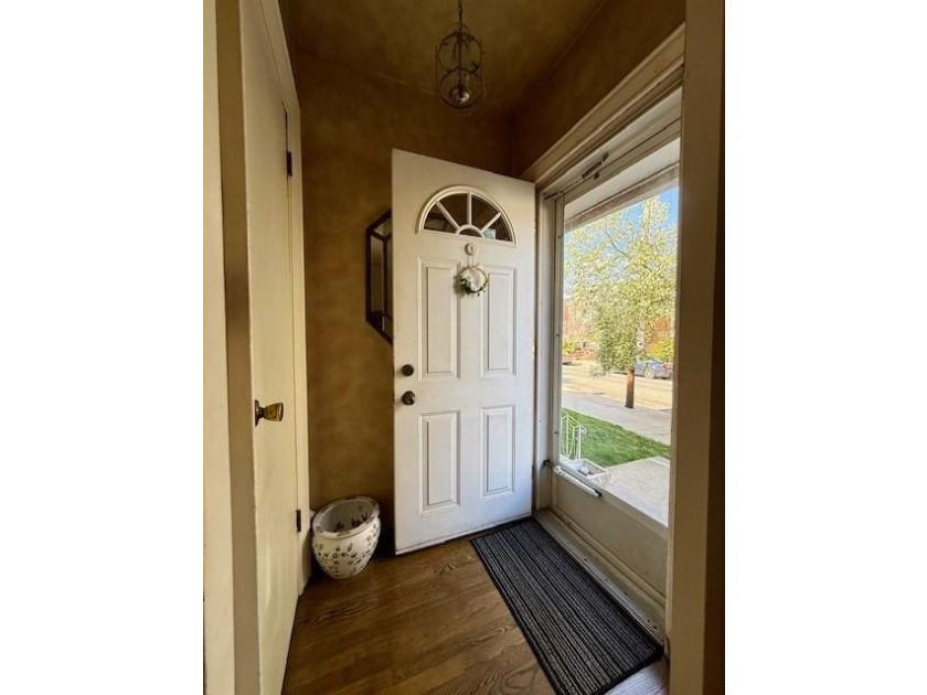 Marine Park! This well maintained 3 Bedroom Brick duplex has an - photo 4