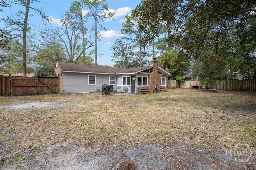 Welcome to this charming 3 bedroom, 1.5 bath home nestled in the - photo 24