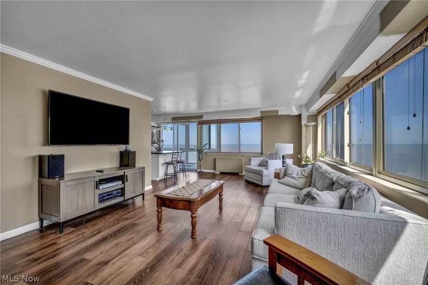 Major Price Improvement! Experience life above it all in Marine - photo 7