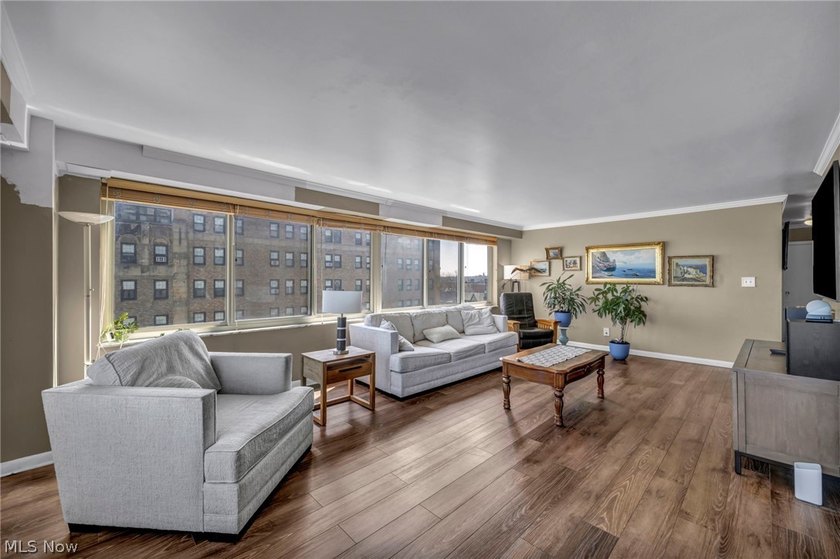 Major Price Improvement! Experience life above it all in Marine - photo 8