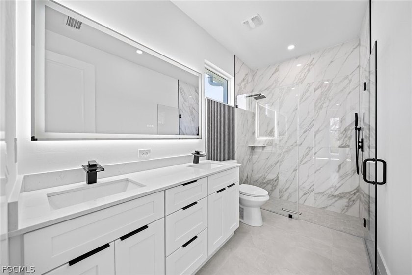 $5K TOWARDS CLOSING COST!!! NOT IN FLOOD ZONE!!! Discover modern - photo 29
