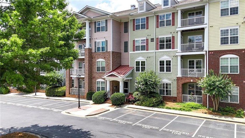 Welcome to the vibrant, lock-and-leave lifestyle at Westside - photo 2