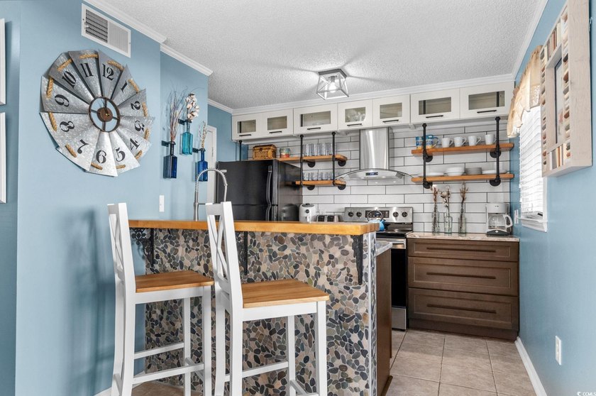 PRICE REDUCTION!!! Coastal living in the North End of Myrtle - photo 5
