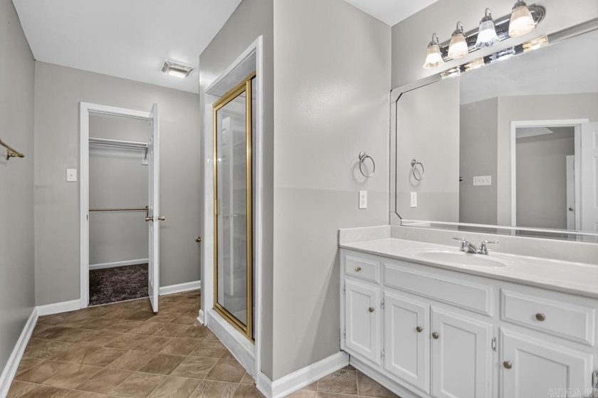 Welcome home to this beautifully designed 3-bedroom, 2-bath - photo 21