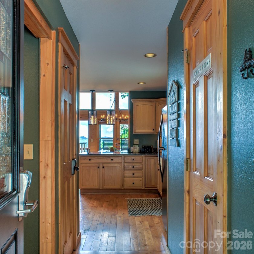 Escape to the Blue Ridge Mountains in the cabin retreat you've - photo 30