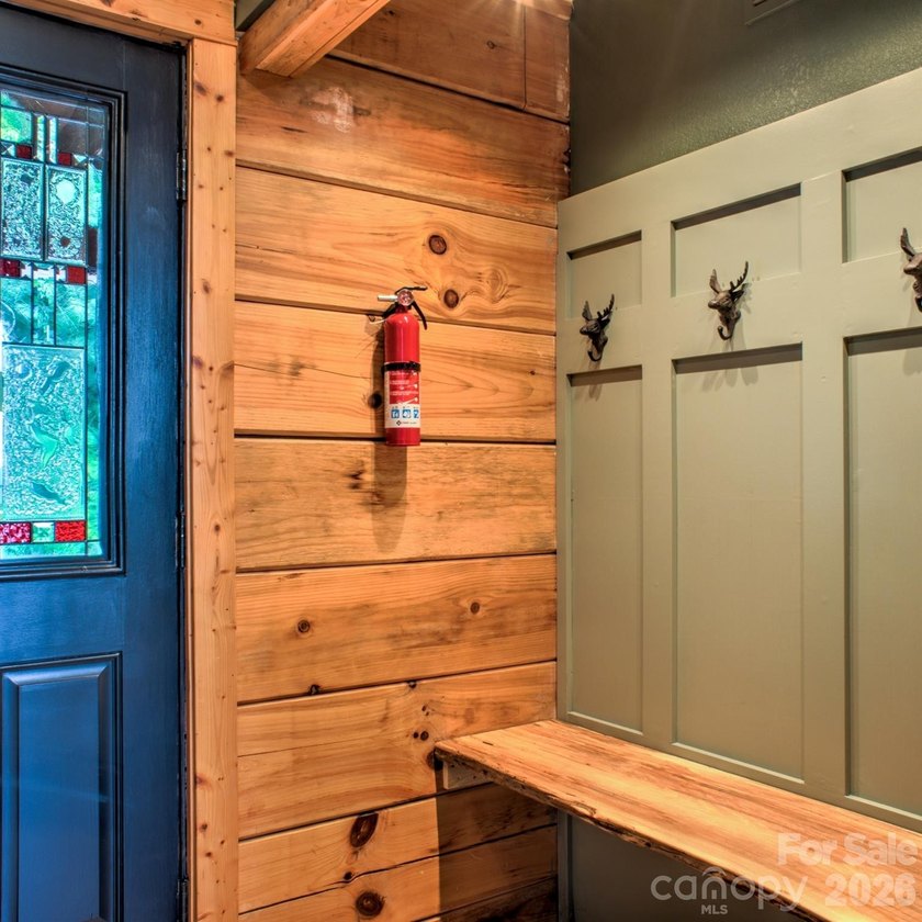 Escape to the Blue Ridge Mountains in the cabin retreat you've - photo 31