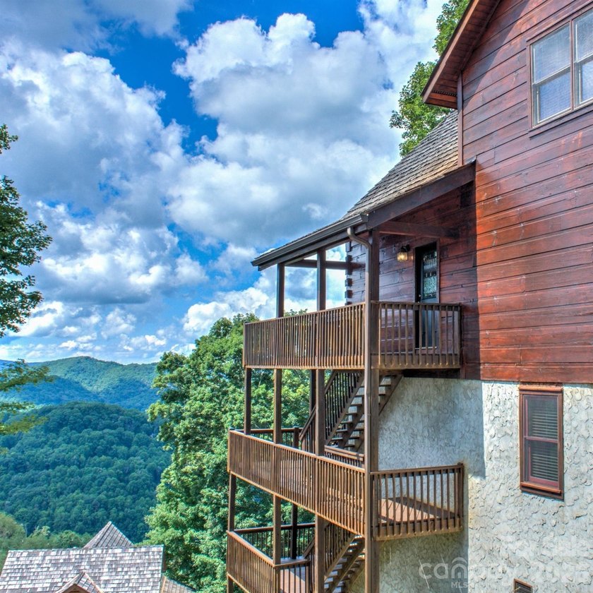 Escape to the Blue Ridge Mountains in the cabin retreat you've - photo 32