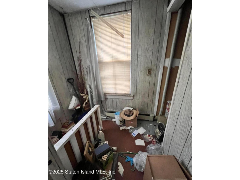 Attention builders - Handyman special 50 x 100 lot, needs total - photo 5