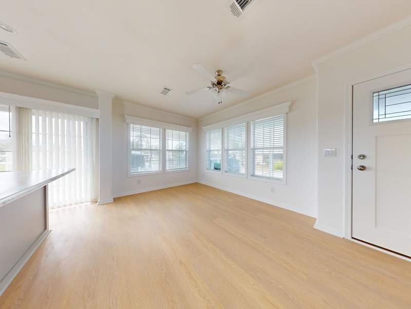 The 880 square feet Park Model home at Bonita Terra in Bonita - photo 6