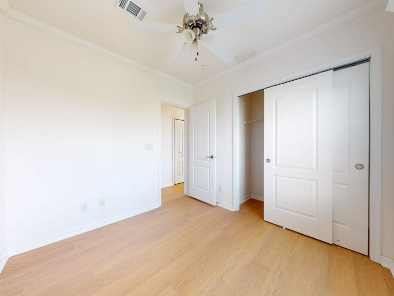 The 880 square feet Park Model home at Bonita Terra in Bonita - photo 8