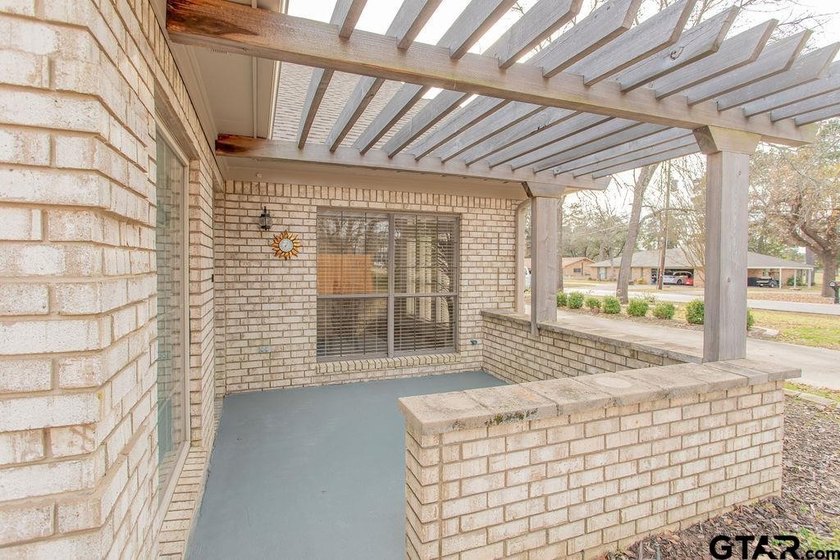 This beautifully updated home strikes that perfect balance - photo 4