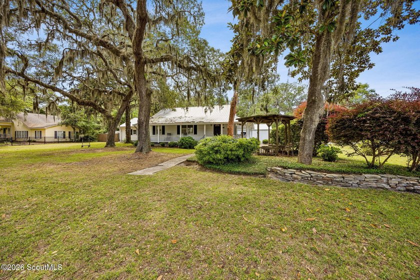 Timeless character and thoughtful updates converge at 309 Mahan - photo 3