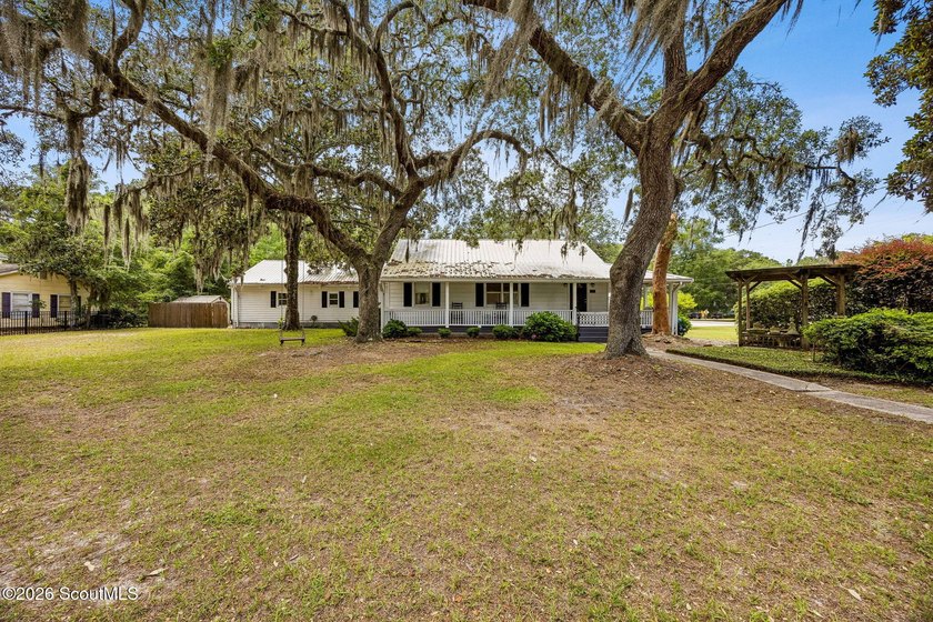 Timeless character and thoughtful updates converge at 309 Mahan - photo 4