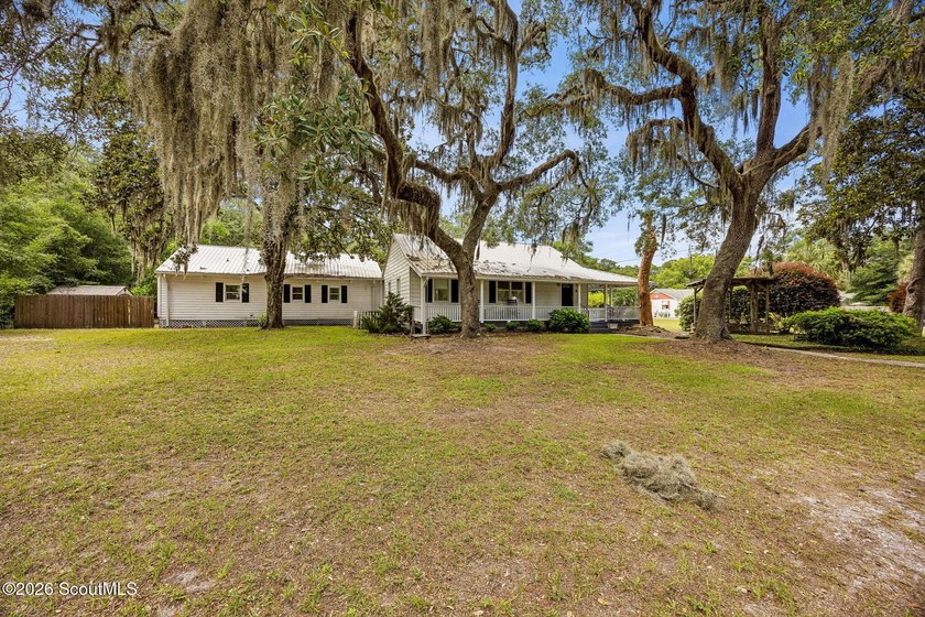 Timeless character and thoughtful updates converge at 309 Mahan - photo 5