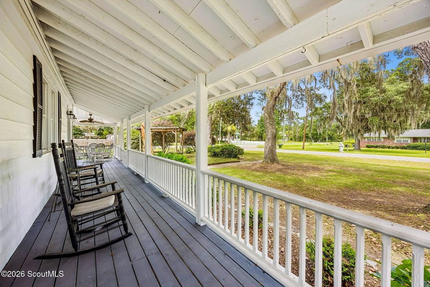 Timeless character and thoughtful updates converge at 309 Mahan - photo 9