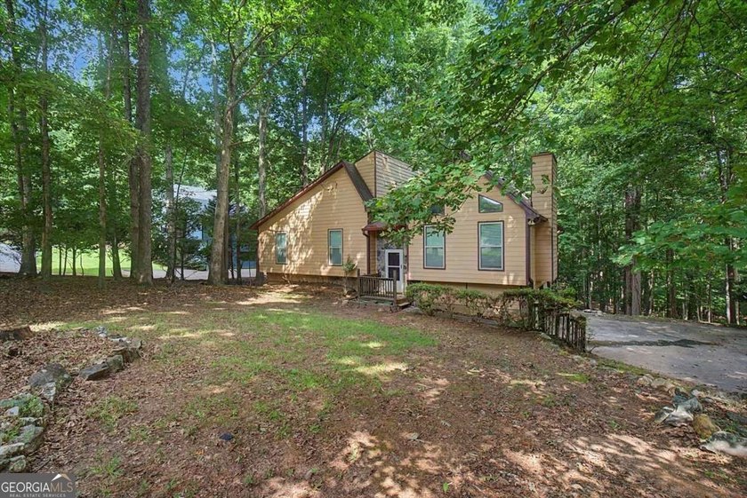Looking for a home you can make your own? This split-foyer home - photo 4