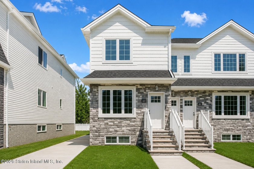 An exceptional new construction semi-detached single-family home - photo 2