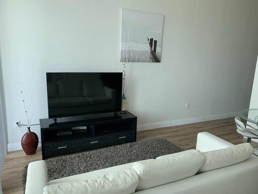 Boutique building in the desirable Edgewater neighborhood with - photo 6