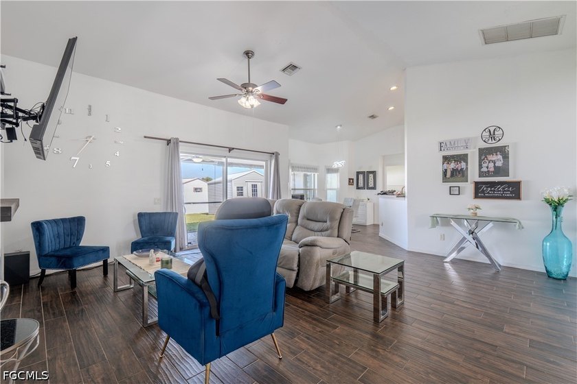 ***SELLER CONTRIBUTION of $10,00 TOWARDS BUYER CLOSING - photo 14