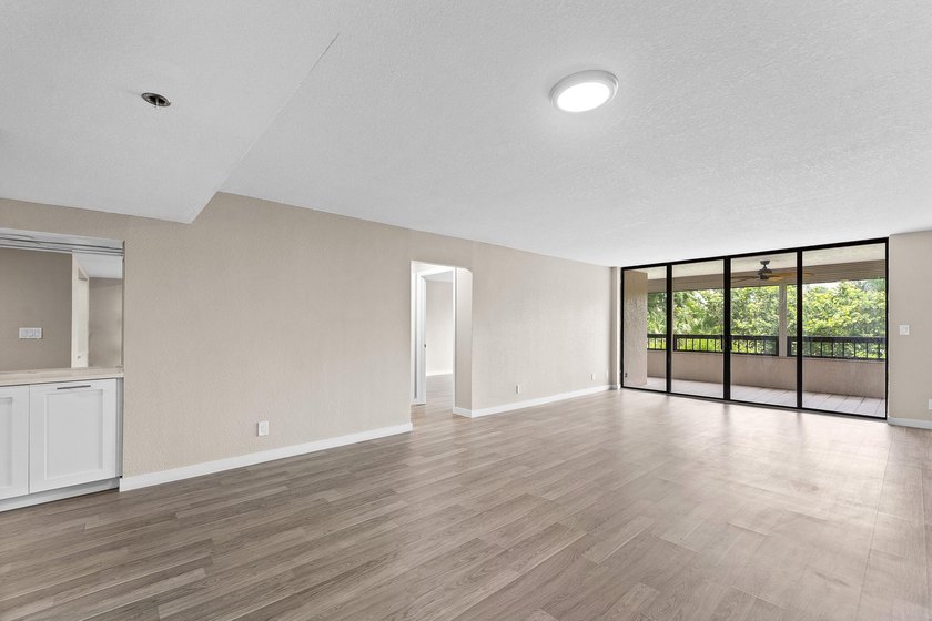 Welcome to this spacious beautifully updated two-bedroom - photo 22