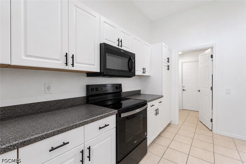 ***SELLER CONTRIBUTION of $10,00 TOWARDS BUYER CLOSING - photo 23