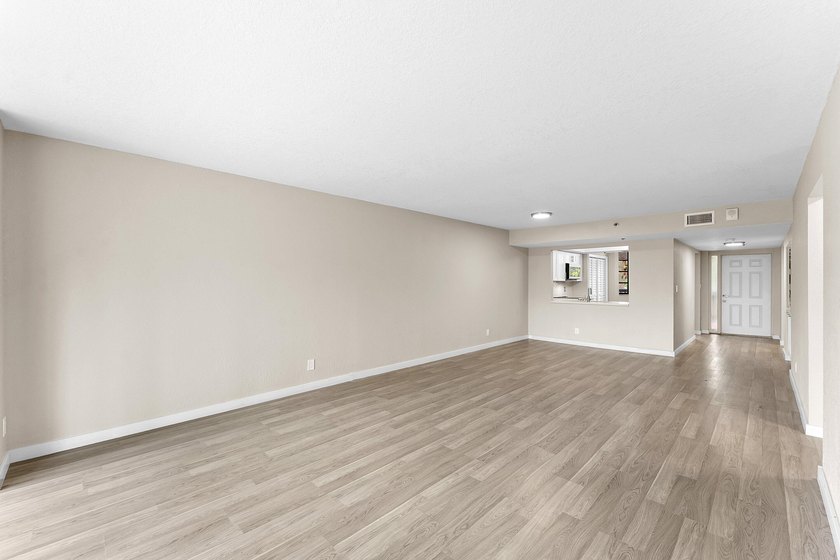 Welcome to this spacious beautifully updated two-bedroom - photo 25