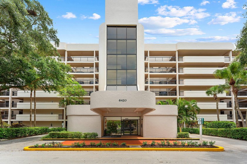 Welcome to this spacious beautifully updated two-bedroom - photo 30