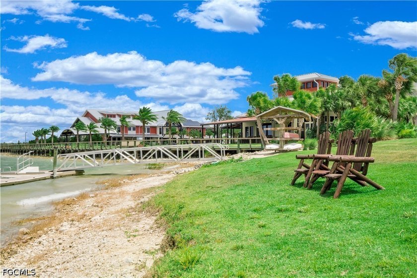 Welcome to luxury lakefront living in the highly sought-after - photo 36