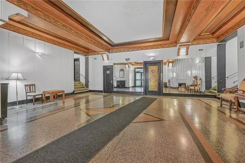 Beautiful One Bedroom unit is available in the prime area of Bay - photo 3