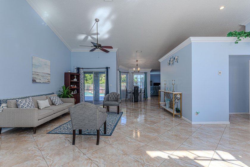 Discover your own private mini equestrian retreat on a spacious - photo 11