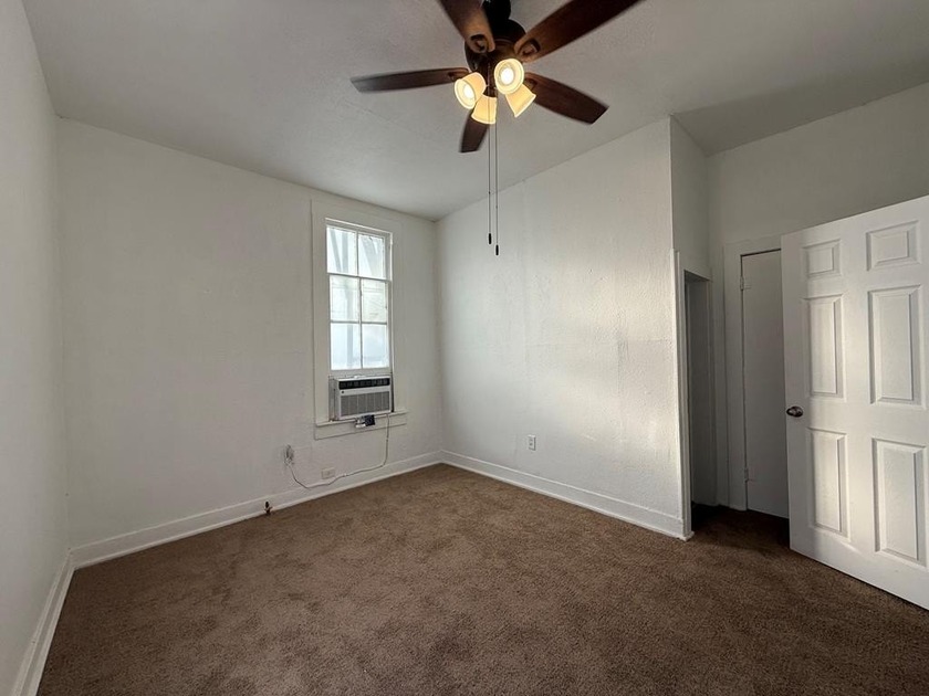Six unit apartment building with some recent cosmetic remodels - photo 15