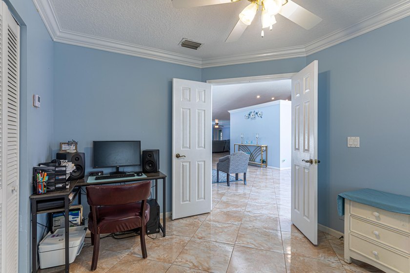 Discover your own private mini equestrian retreat on a spacious - photo 22