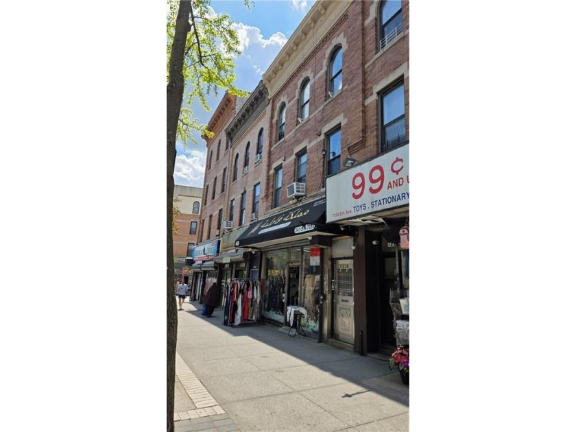 Park slope! Mix-used brick building for sale. 2family with a - photo 5