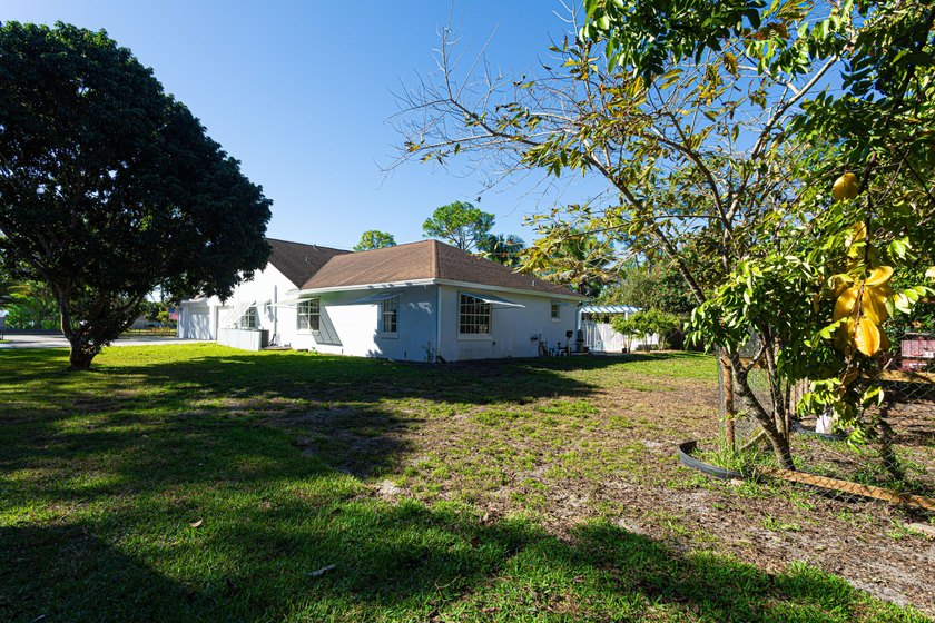 Discover your own private mini equestrian retreat on a spacious - photo 48