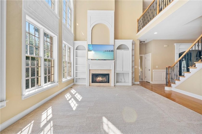 Come see this stunning home in the Parkside Section of Hamilton - photo 11