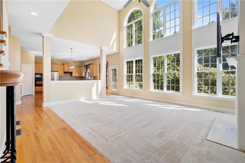 Come see this stunning home in the Parkside Section of Hamilton - photo 12