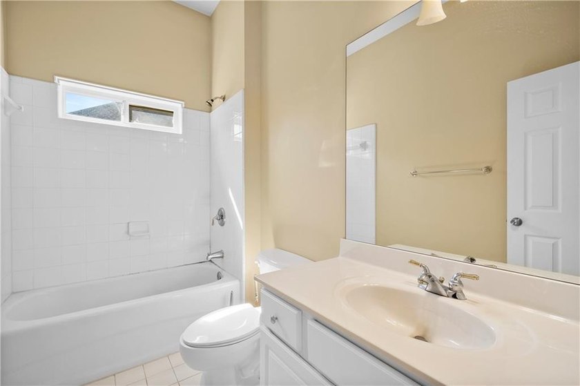 Come see this stunning home in the Parkside Section of Hamilton - photo 22