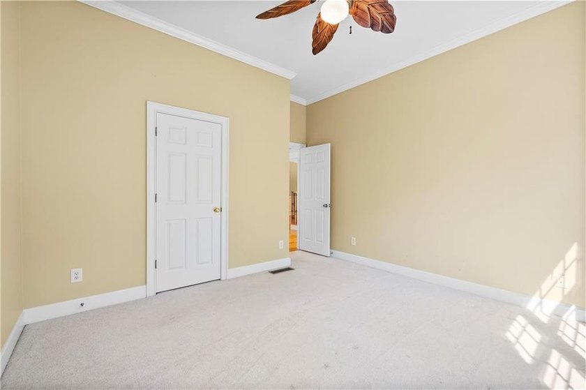 Come see this stunning home in the Parkside Section of Hamilton - photo 25