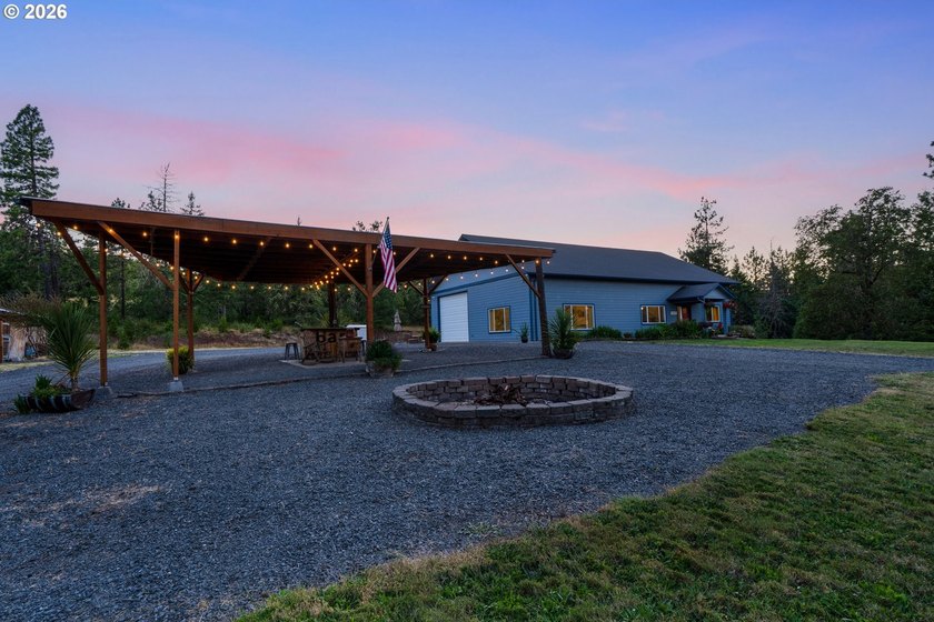 Escape to your own private, nearly 30-acre retreat just outside - photo 3
