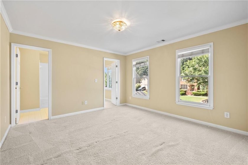 Come see this stunning home in the Parkside Section of Hamilton - photo 38