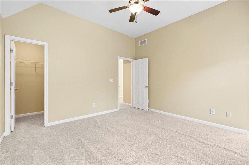 Come see this stunning home in the Parkside Section of Hamilton - photo 46