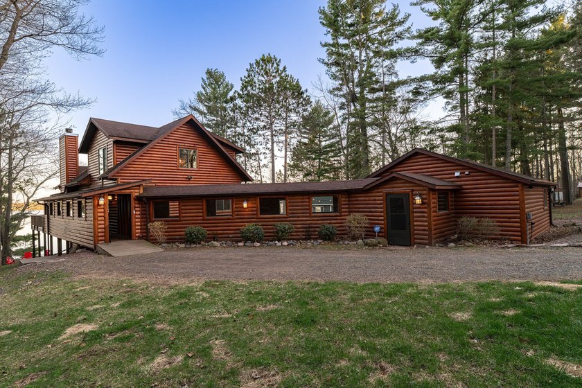 Experience the ultimate Northwoods retreat on the shores of Lac - photo 9