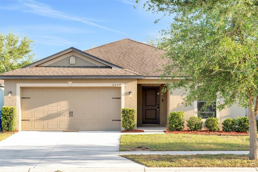 Don't miss this move-in ready 3 bed, 2 bath home in the heart of - photo 2