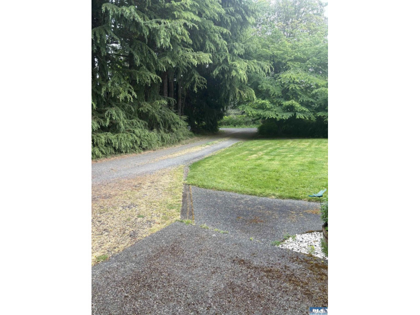 Beautiful 2 bedroom, 3 bath home on one level. This is a - photo 3