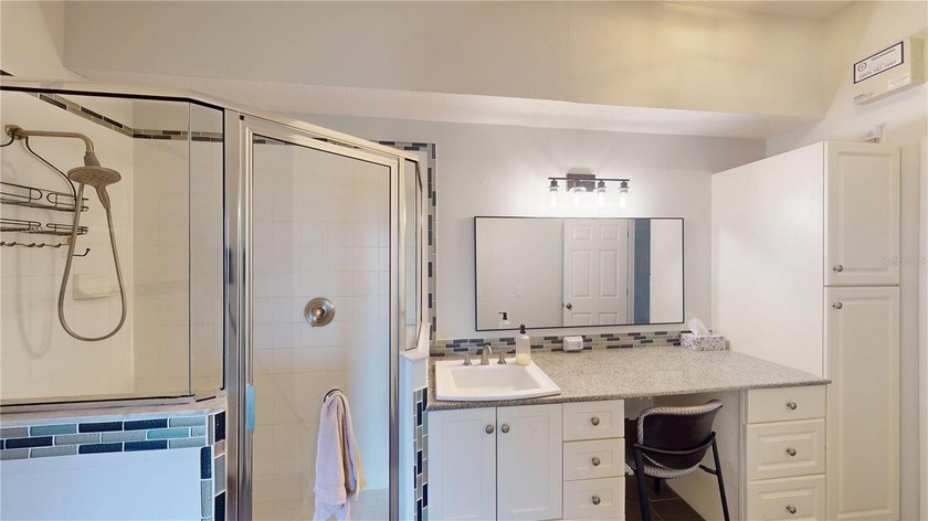 There's plenty of space inside and outside of this 5 Bedroom, 2 - photo 30