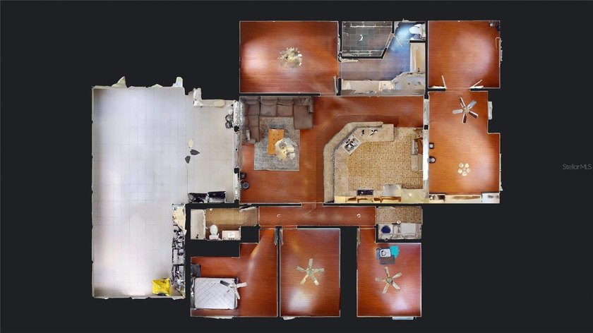 There's plenty of space inside and outside of this 5 Bedroom, 2 - photo 50