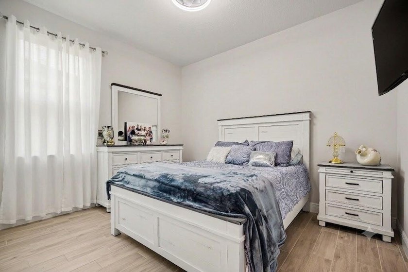 Welcome home! This beautiful single family home was built in - photo 12