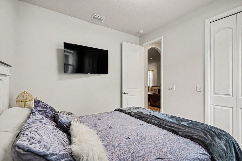 Welcome home! This beautiful single family home was built in - photo 14