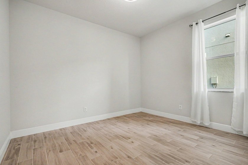 Welcome home! This beautiful single family home was built in - photo 18