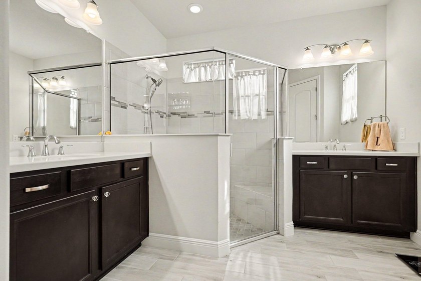 Welcome home! This beautiful single family home was built in - photo 19